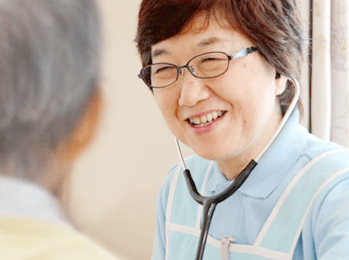 24時間看護・クリニック併設 安⼼の医療連携体制