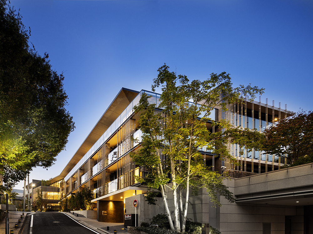 ホテルのような外観とスタイリッシュで上質な空間